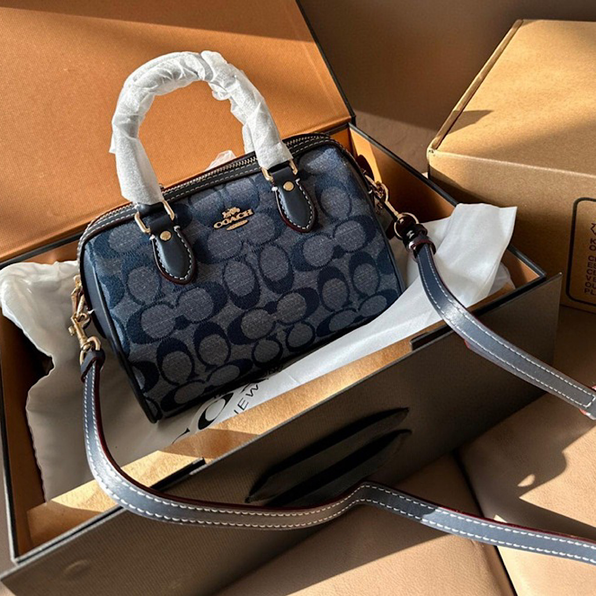 کیف کوچ صندوقی Coach Rowan bag - Image 2