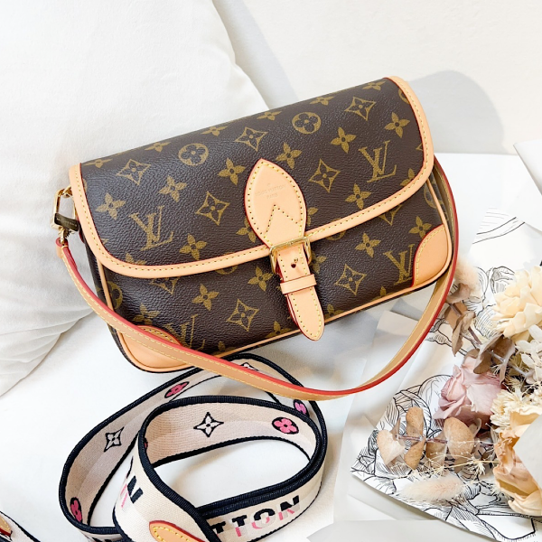 کیف لویی ویتون louis vuitton diane
