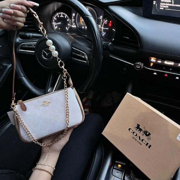 کیف کوچ مرواریدی (Coach) - Image 4