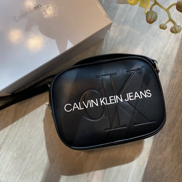 کیف کالوین کلین (Calvin Klein)