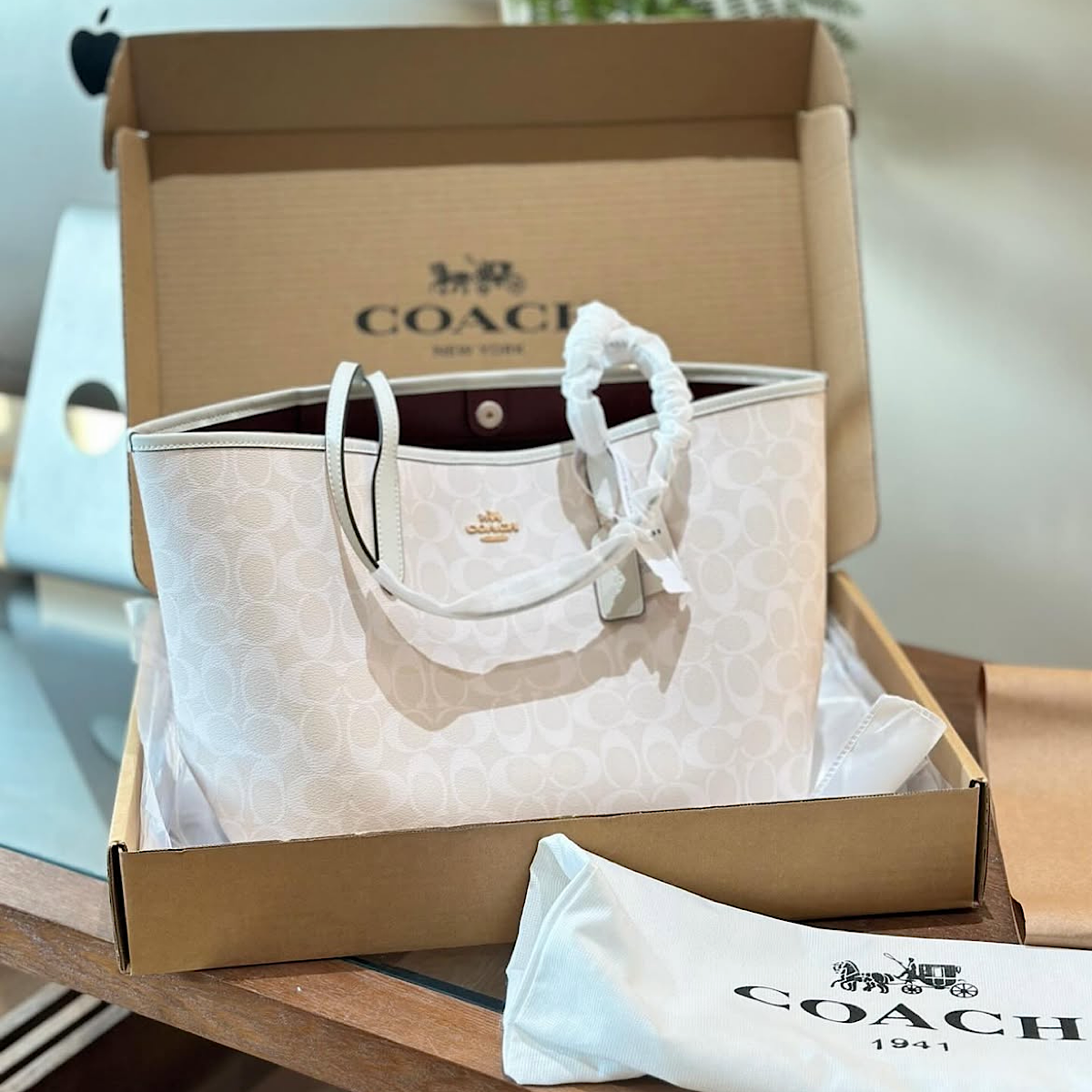 کیف کوچ توت بگ (Coach Tote Bag)