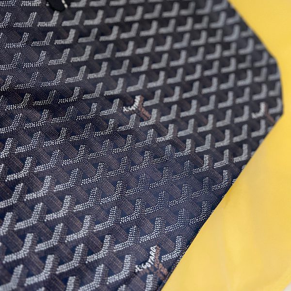 کیف گویارد (Goyard Saint Louis PM Bag) - Image 6