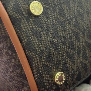 کیف مایکل کورس (Michael Kors Duffle Crossbody Bag)