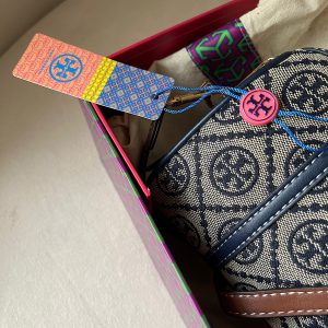 کیف توری بورچ سرمه ای (Tory Burch Women’s Canvas Barrel Bag)