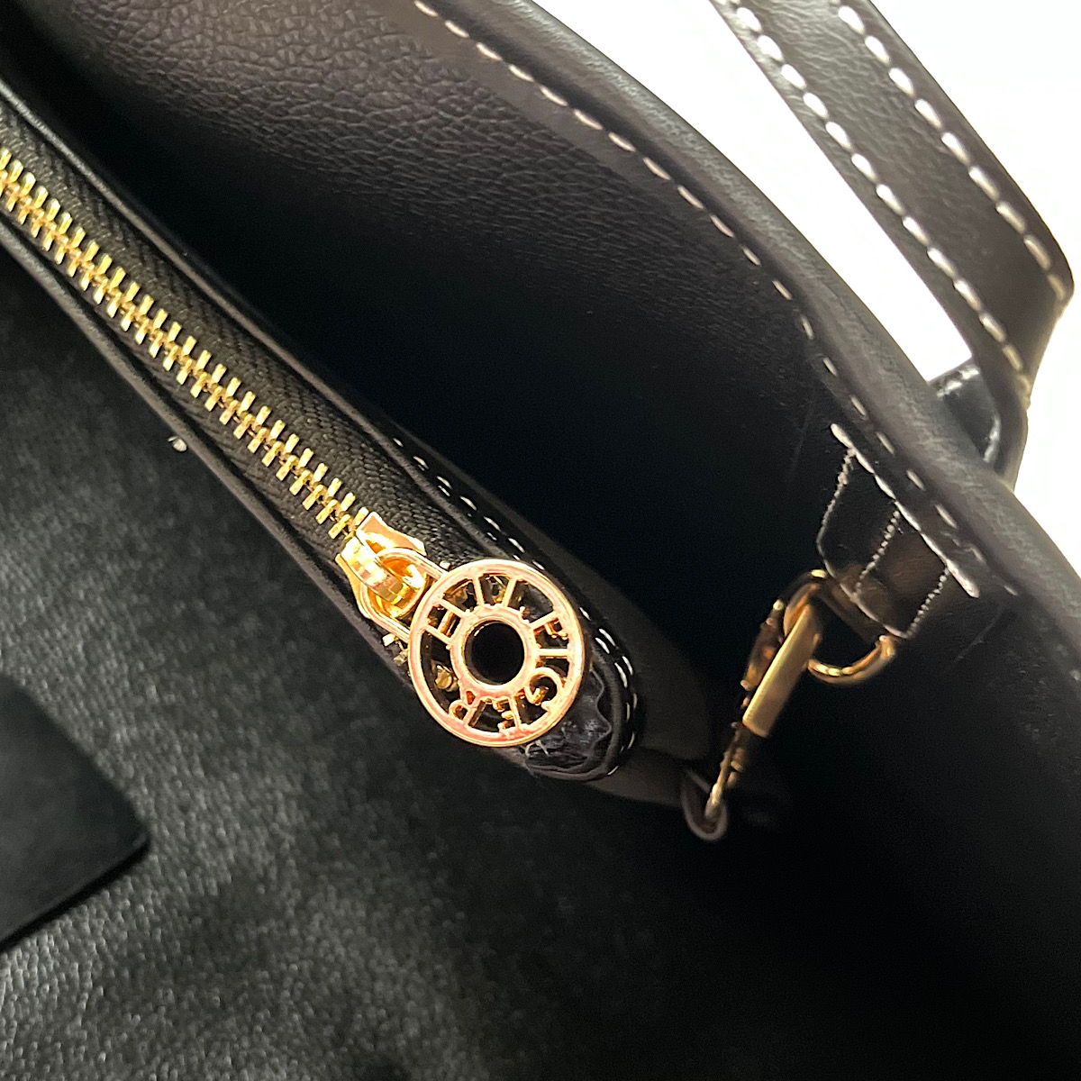 كيف تامي هيلفيگر توت بگ Tommy Hilfiger Women's Mono Tote Bag - Image 8