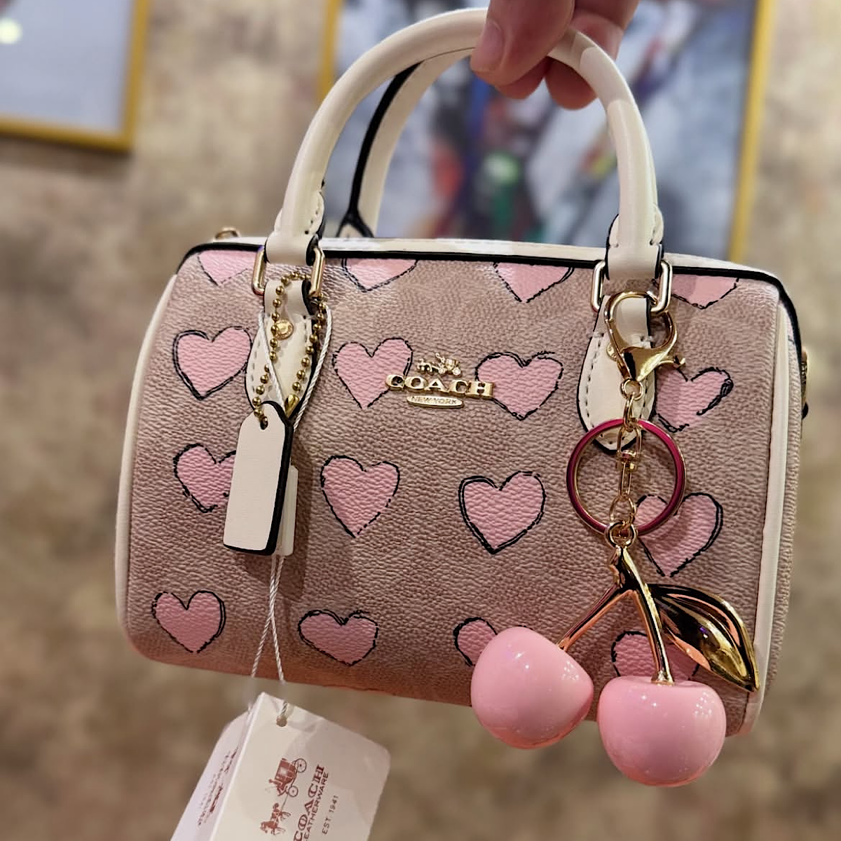 کیف کوچ لیمیتد ادیشن Coach Rowan Crossbody Bag with pink heart - Image 3