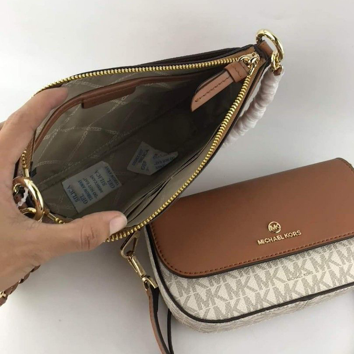 گیفت ست ۲ عددی مایکل کورس (Michael Kors) - Image 2