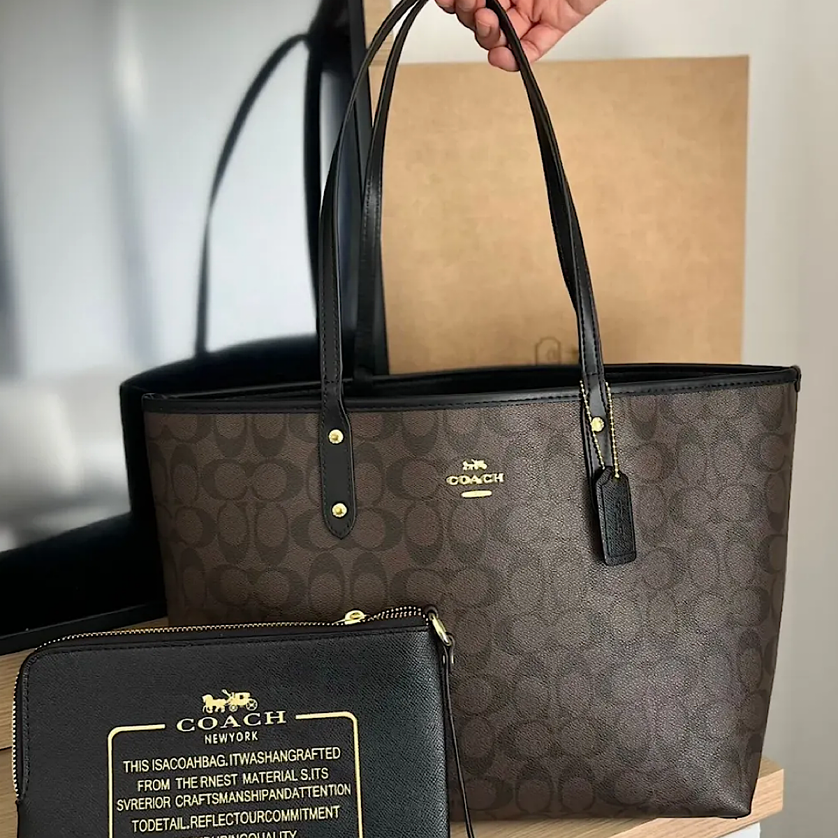 کیف کوچ توت بگ بصورت دورو Coach Black/Brown Signature Bag