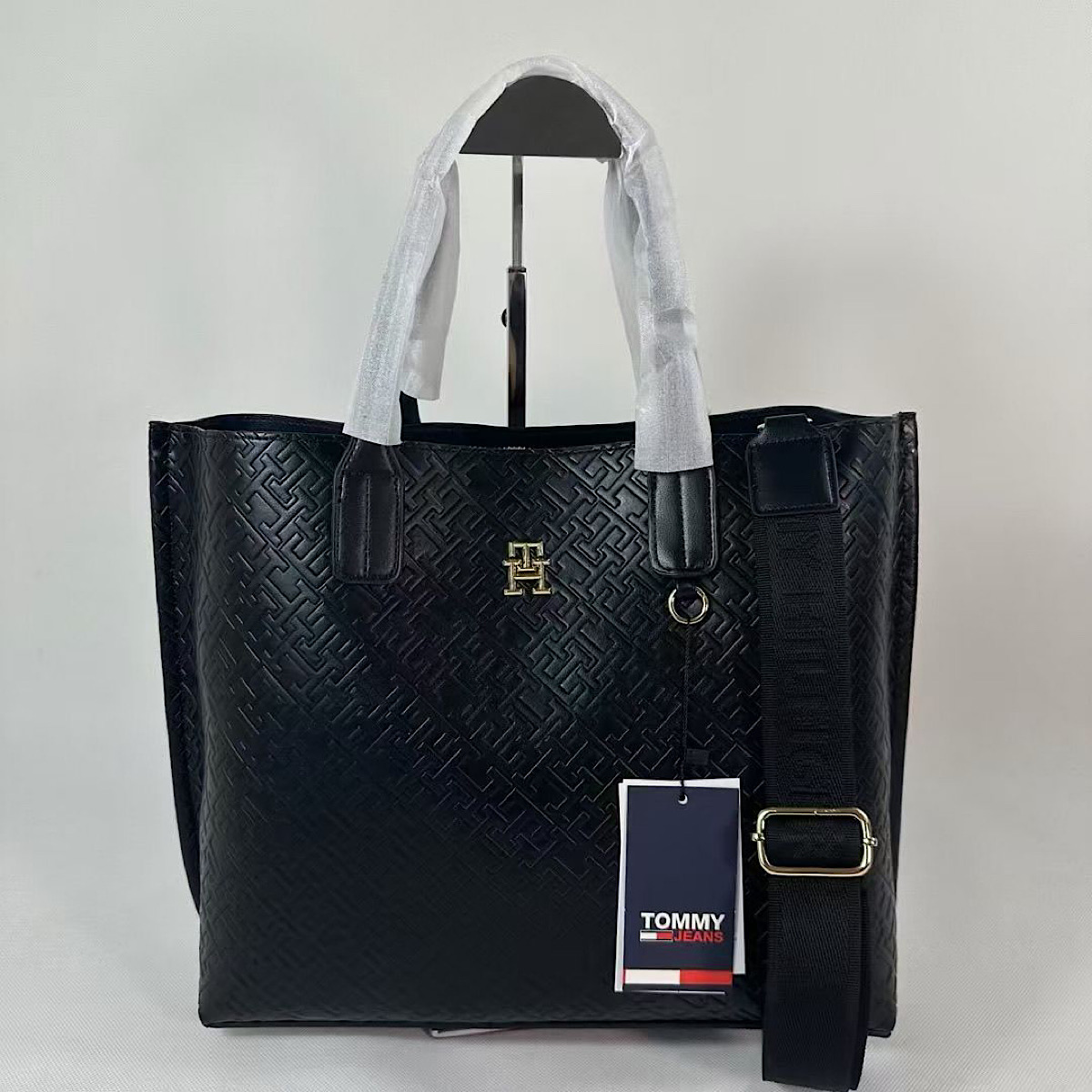 كيف تامي هيلفيگر Tommy Hilfiger Monogram Embossed Tote Black - Image 6