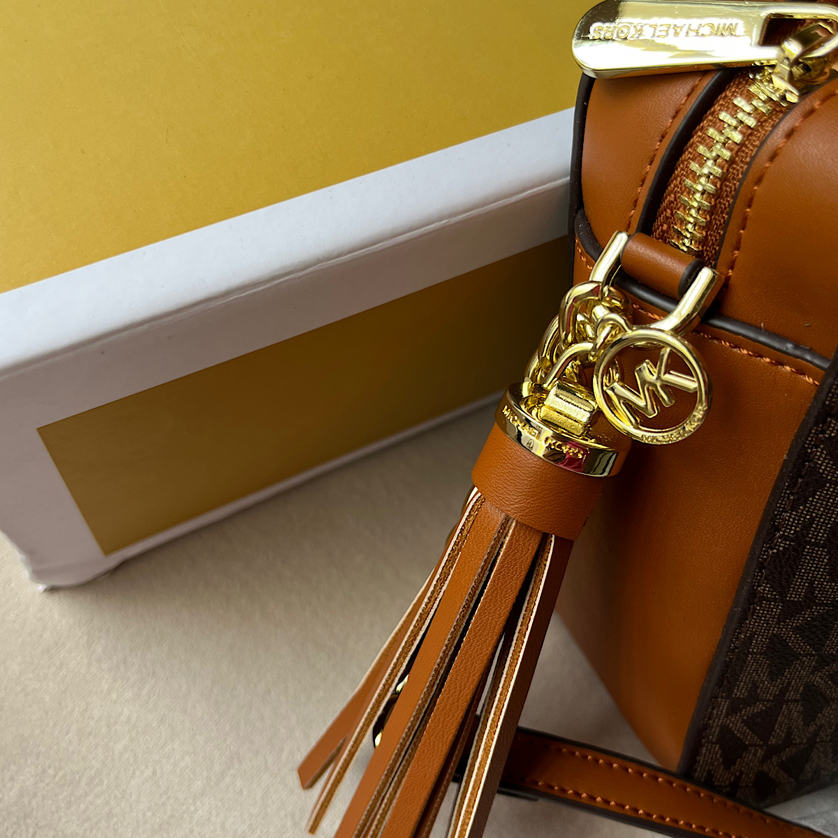 کیف مایکل کورس michael korse jet set M Crossbody bag - Image 2