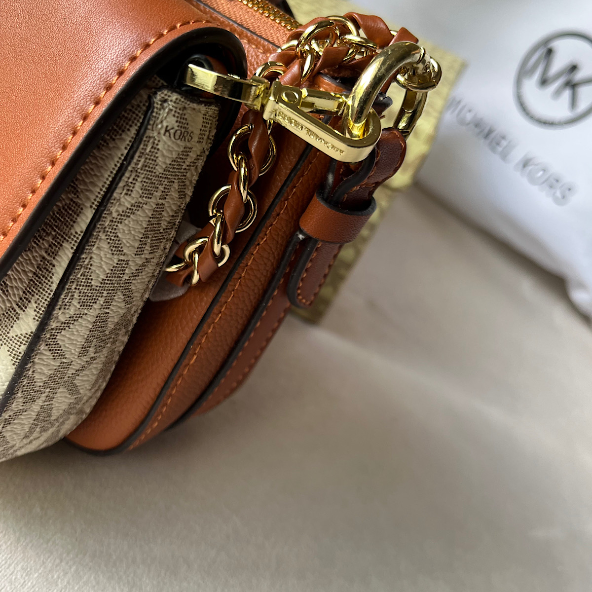 گیفت ست ۲ عددی مایکل کورس (Michael Kors) - Image 5