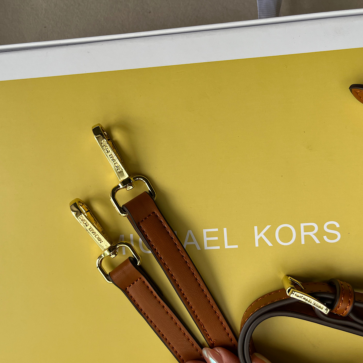 کیف مایکل کورس Michael Kors Duffle Crossbody Bag - Image 2