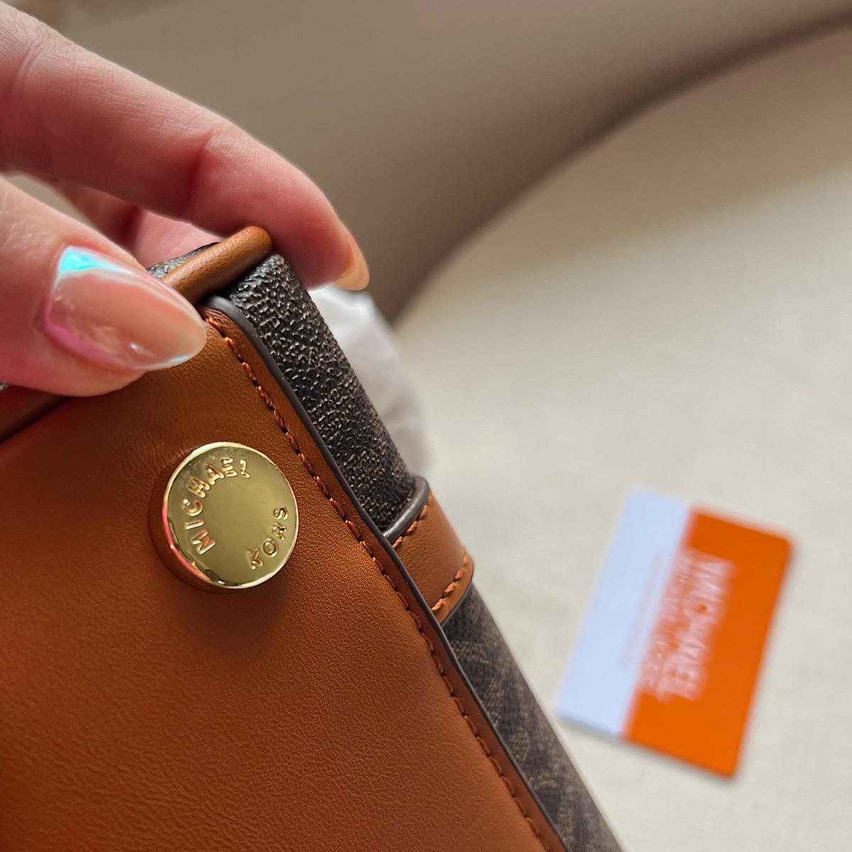 کیف مایکل کورس Michael Kors Duffle Crossbody Bag - Image 6