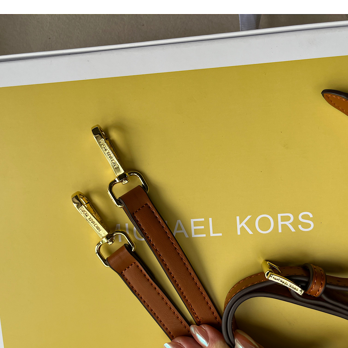 کیف مایکل کورس Michael Kors Duffle Crossbody Bag - Image 3