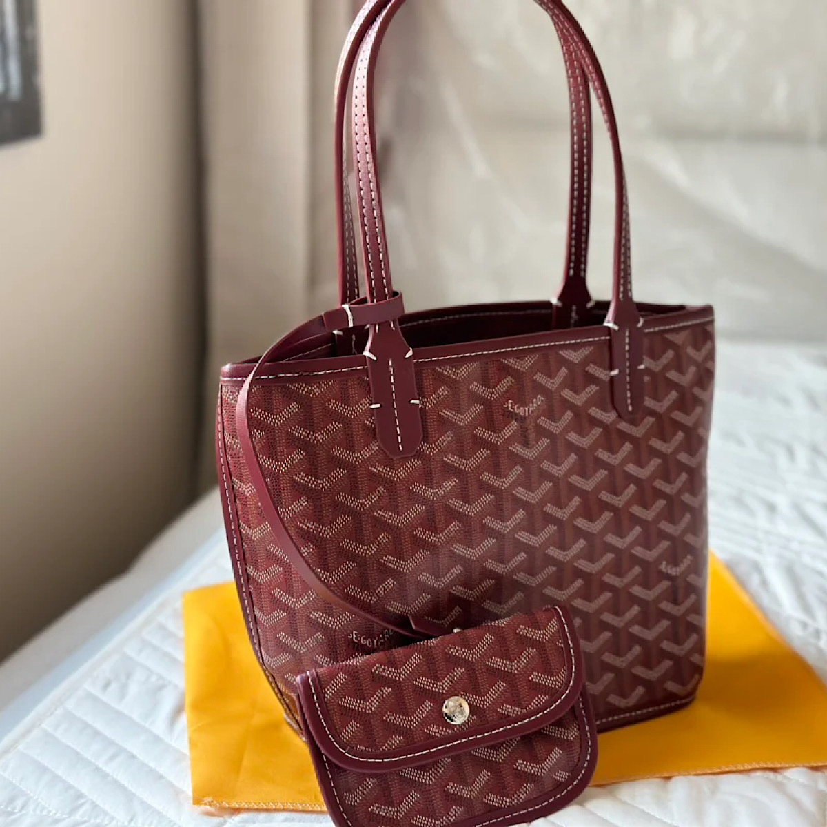 کیف گویارد Goyard Anjou burgundy Tote Bag - Image 7
