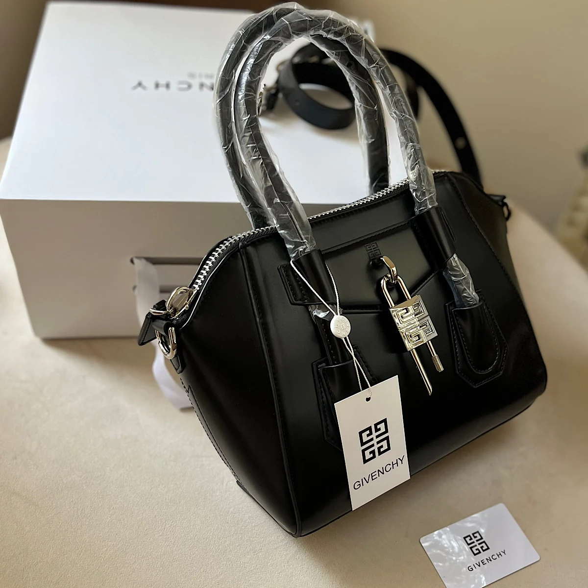کیف جیوانچی Givenchy Antigona Lock bag - Image 4