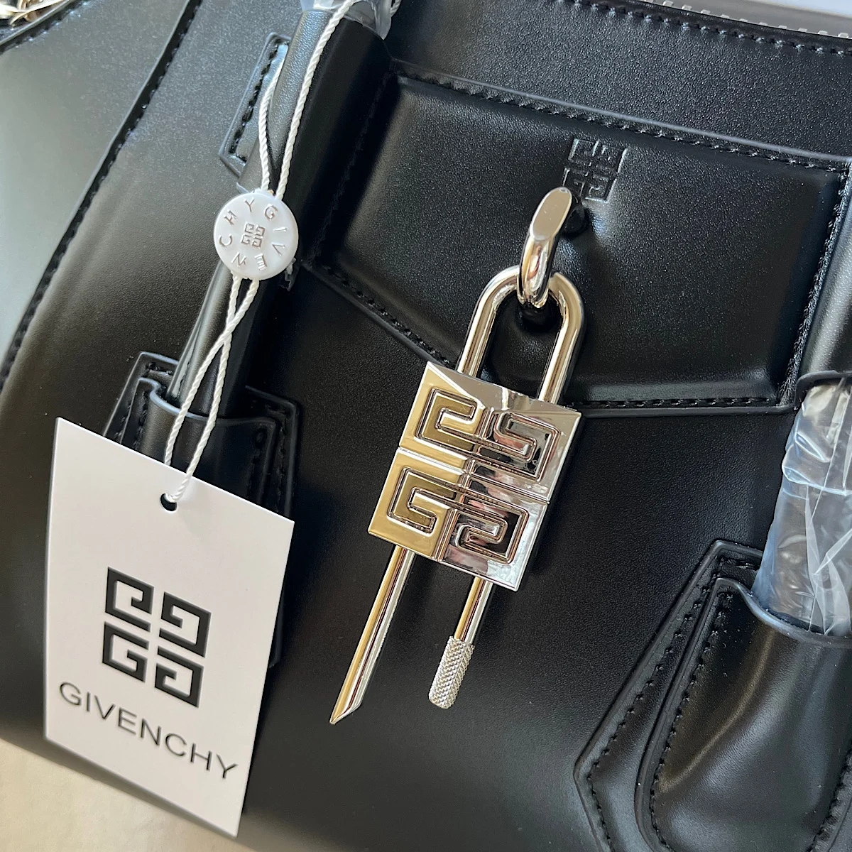کیف جیوانچی Givenchy Antigona Lock bag - Image 5