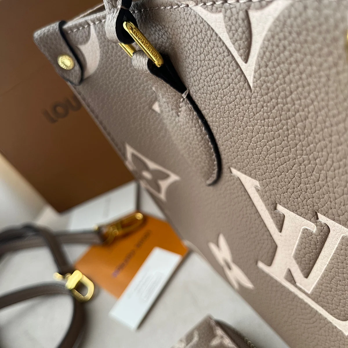 گیفت ست کیف لویی ویتون Louis Vuitton OnTheGo Bag - تصویر 7
