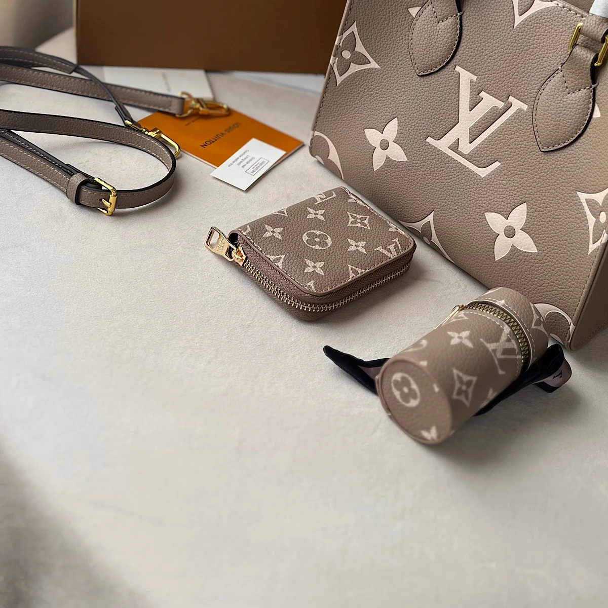 گیفت ست کیف لویی ویتون Louis Vuitton OnTheGo Bag - تصویر 2