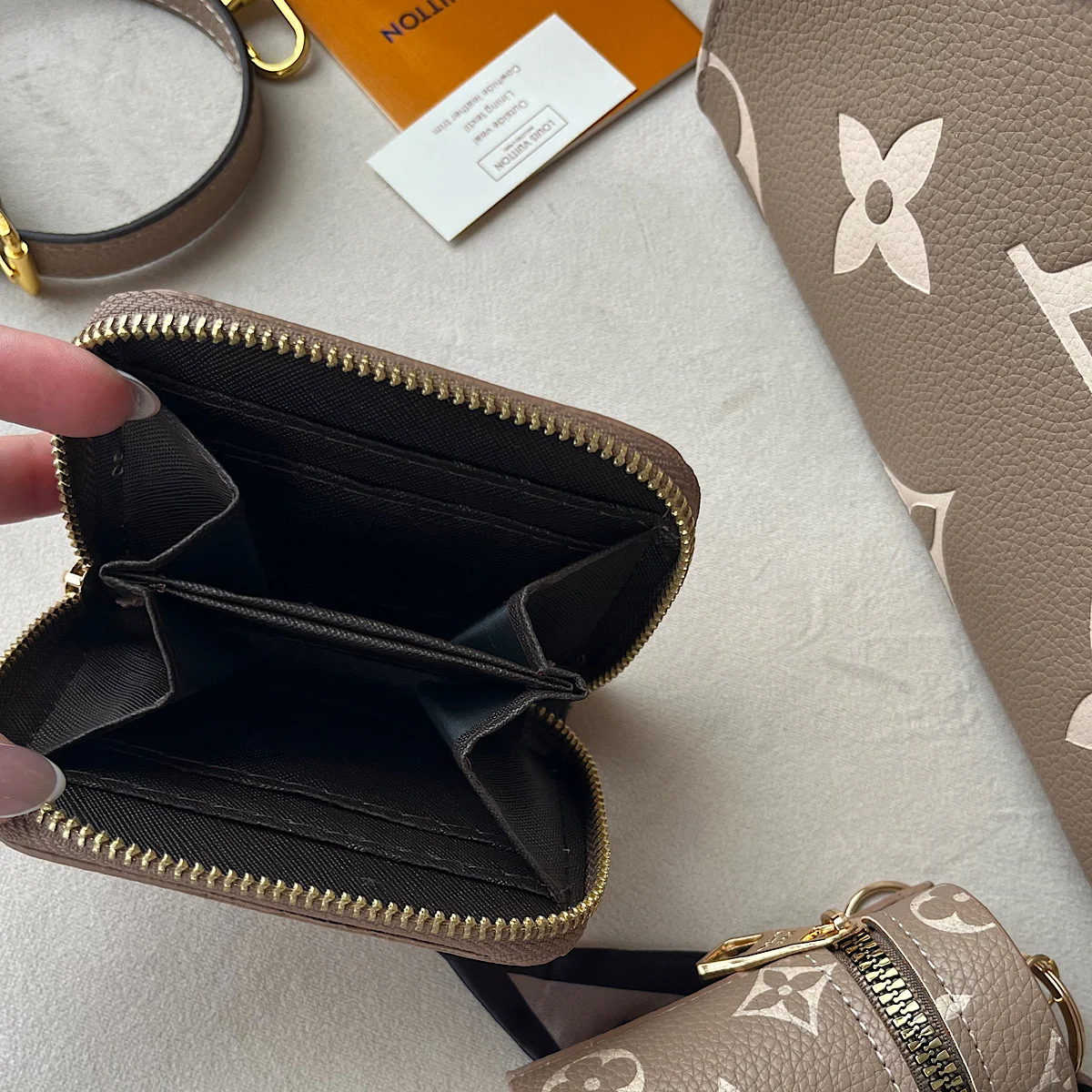 گیفت ست کیف لویی ویتون Louis Vuitton OnTheGo Bag - تصویر 6